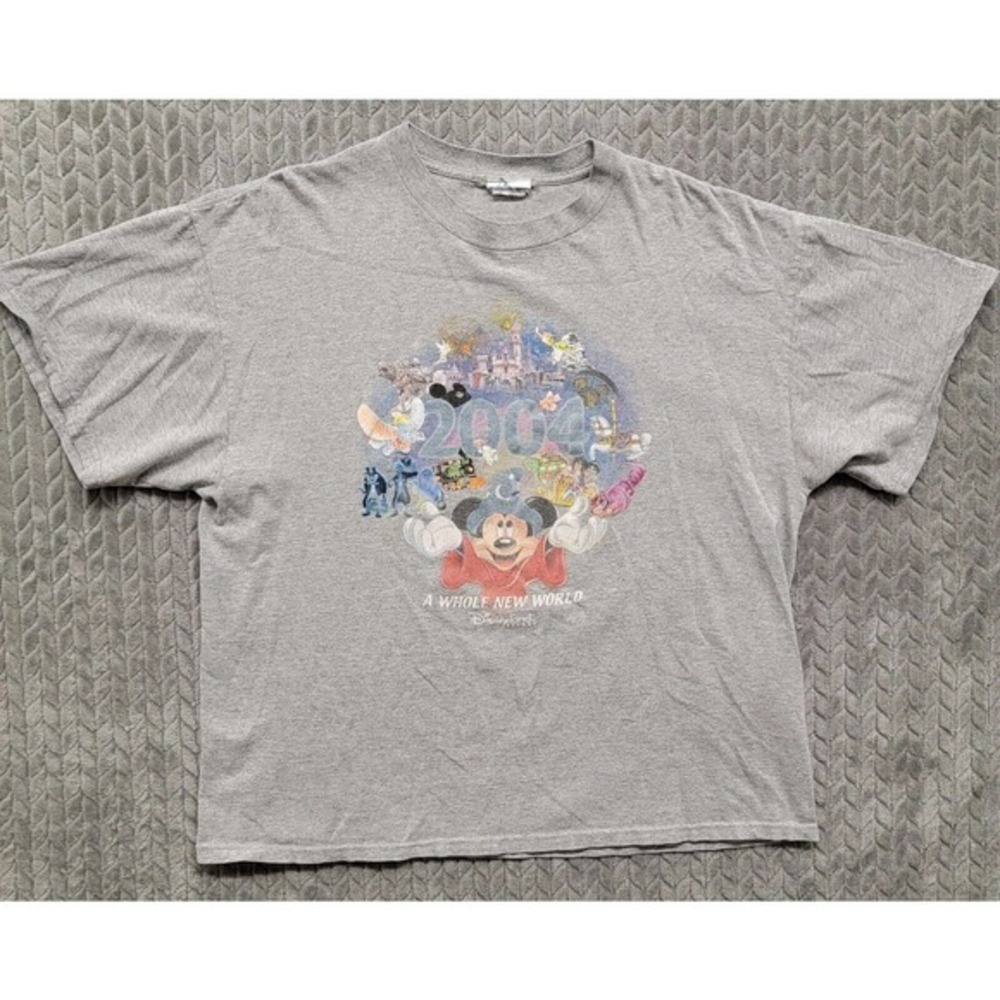 Disneyland Resort T-Shirt Mens Size XL 2004 Gray‎ Mickey Graphic Short Sleeve
